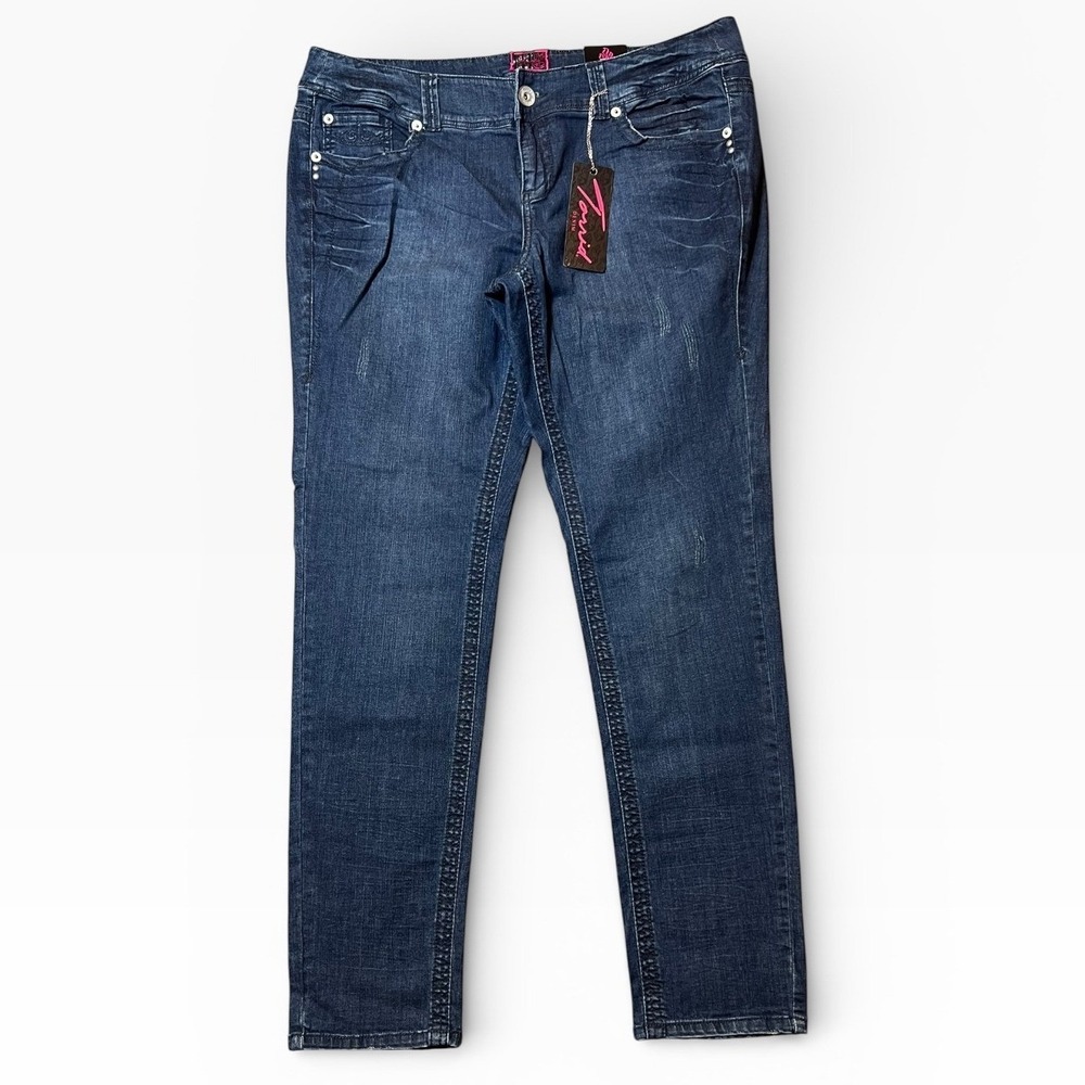NWT Torrid Hightide Skinny Jeans Dark Wash Embroidered Pockets‎ Size 20 Ankle